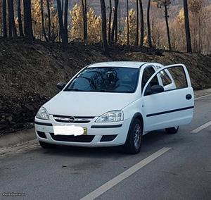 Opel Corsa 1.7 DI Agosto/01 - à venda - Comerciais / Van,