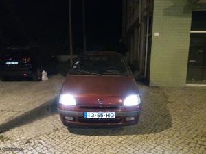 Renault Clio 1.2 oásis Novembro/96 - à venda - Ligeiros