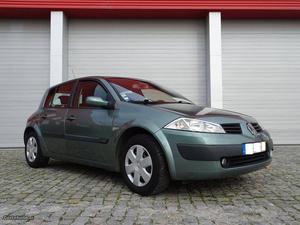 Renault Mégane 1.9 DCI 5 lugares Julho/03 - à venda -