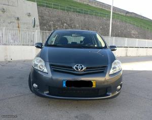 Toyota Auris 1.3 VVTI Junho/10 - à venda - Ligeiros