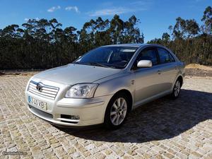 Toyota Avensis 2.0 D4D FULL Extras Fevereiro/04 - à venda -