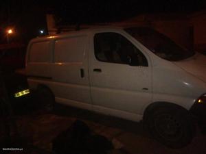 Toyota HiAce  D4D Dezembro/05 - à venda - Ligeiros