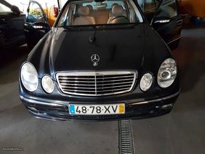 Mercedes-Benz E 220 Avantgarde Agosto/04 - à venda -