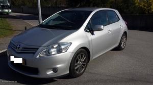 Toyota Auris 1.4 DID Janeiro/11 - à venda - Ligeiros