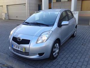 Toyota Yaris 1.0 VVTi 69cv Maio/08 - à venda - Ligeiros