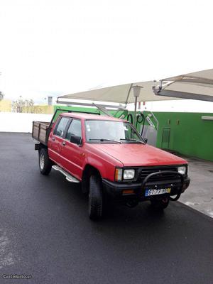 Mitsubishi L200 Tração 5 lugares Junho/96 - à venda -