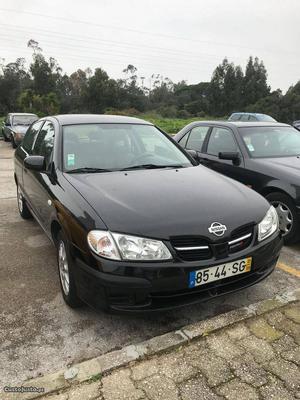 Nissan Almera 1.5i Setembro/01 - à venda - Ligeiros