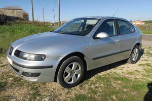 Seat Leon 1.4 Julho/04 - à venda - Ligeiros Passageiros,