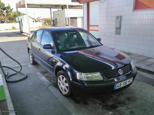 VW Passat full extras Fevereiro/97 - à venda - Ligeiros