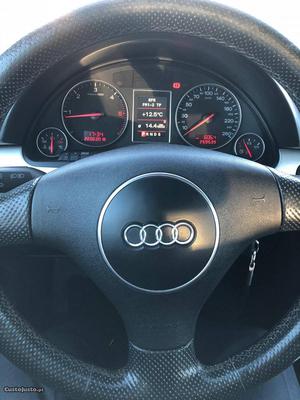 Audi A4 SLine2.5TDIV6Quattro Dezembro/02 - à venda -