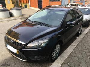 Ford Focus Desportiva 5 lugares Abril/08 - à venda -