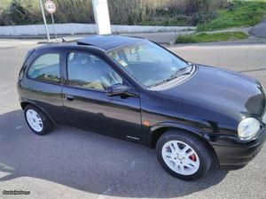 Opel Corsa Gasoleo 5 lugares Novembro/96 - à venda -