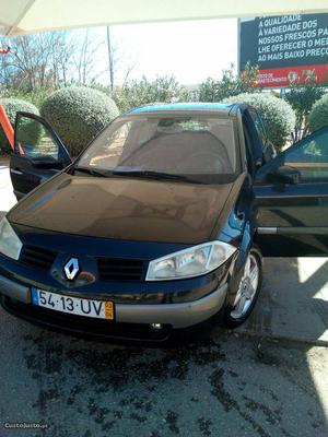 Renault Mégane 1.4 Abril/03 - à venda - Ligeiros