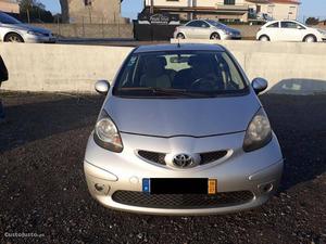 Toyota Aygo 1.0 +AC Março/06 - à venda - Ligeiros