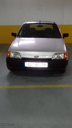 Ford Fiesta  ghia Dezembro/89 - à venda - Ligeiros