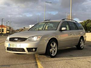 Ford Mondeo Ghia Janeiro/02 - à venda - Ligeiros