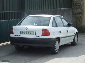Opel Astra 1.4i Outubro/93 - à venda - Ligeiros