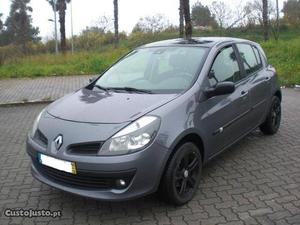 Renault Clio v Confort Dezembro/05 - à venda -