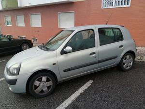 Renault Clio v Setembro/02 - à venda - Ligeiros