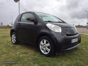 Toyota iQ 1.0 VVT-I Nacional Agosto/09 - à venda - Ligeiros