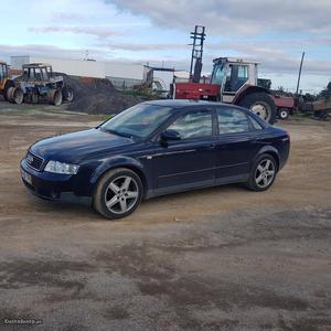 Audi A4 4xcv Junho/02 - à venda - Ligeiros