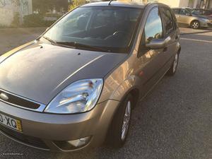 Ford Fiesta 1.4tdci Junho/04 - à venda - Ligeiros