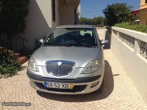 Lancia Ypsilon v Fevereiro/04 - à venda - Ligeiros