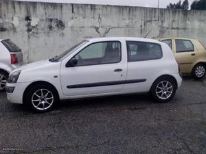 Renault Clio 15dci  van Abril/02 - à venda - Comerciais