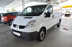 Renault Trafic 2.0DCI Outubro/13 - à venda - Comerciais /