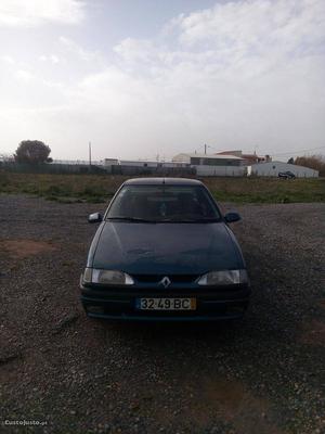 Renault 19 Renault 19 tem A,C Maio/92 - à venda - Ligeiros