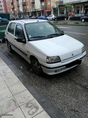 Renault Clio 1.4 rti Setembro/95 - à venda - Ligeiros