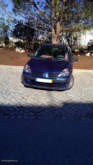 Renault Clio 1.5 dci/aceit retoma Junho/02 - à venda -