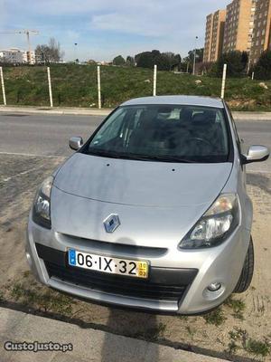 Renault Clio v Dynamique S Março/10 - à venda -