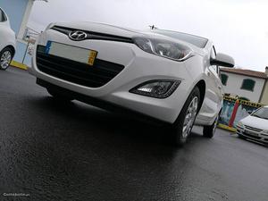 Hyundai i CRDi Confort Abril/13 - à venda - Ligeiros