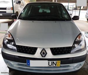 Renault Clio 1.5DCI de 5 portas Janeiro/03 - à venda -