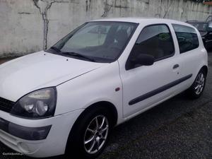 Renault Clio 15dci van  Março/02 - à venda -