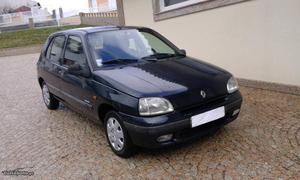 Renault Clio Direcção Assistida Fevereiro/98 - à venda -