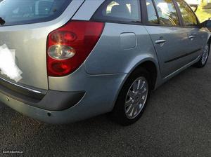 Renault Laguna 1.9 DCI espaçosa Setembro/02 - à venda -