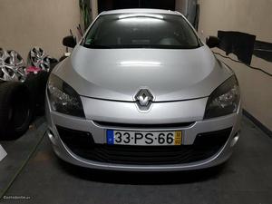 Renault Mégane 1.5 dci Abril/12 - à venda - Ligeiros