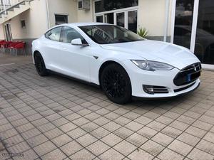 Tesla Model S S85 Março/15 - à venda - Monovolume / SUV,