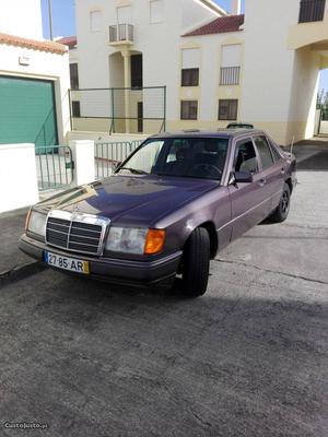 Mercedes-Benz 250 Diesel 5lugares Abril/92 - à venda -