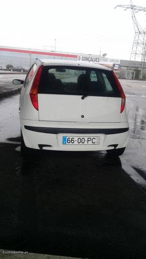 Fiat Punto lig passageiros Fevereiro/00 - à venda -