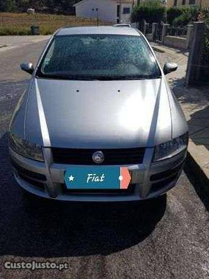 Fiat Stilo carrinha Fevereiro/04 - à venda - Comerciais /