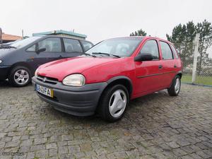 Opel Corsa 1.2 GLS Março/95 - à venda - Ligeiros