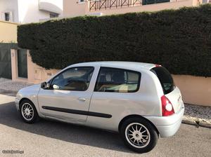 Renault Clio 1.9 d Novembro/00 - à venda - Ligeiros