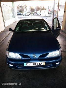 Renault Mégane Coupé Fevereiro/97 - à venda - Ligeiros