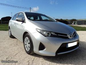 Toyota Auris 1.4 D4D Setembro/14 - à venda - Ligeiros