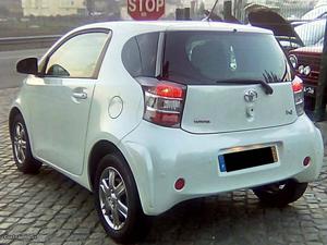 Toyota iQ 1.0 VVT-I "kms" Julho/12 - à venda -