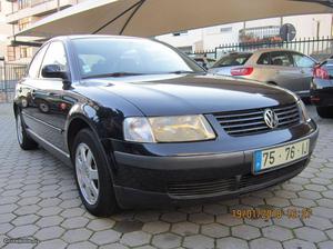 VW Passat 1.9tdi 110cv EUR Outubro/97 - à venda -