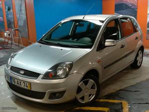 Ford Fiesta 1.25 x Novembro/05 - à venda - Ligeiros